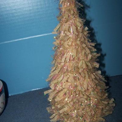 LOT 18 GREAT CHRISTMAS STUFF--DEBBIE MUMM TELCO plus