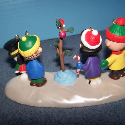 LOT 20 SNOOPY COLLECTABLE STUFF HALLMARK CHRISTMAS