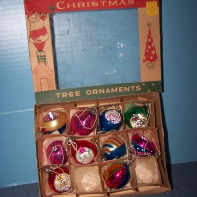 LOT 21 BEAUTIFUL VINTAGE GLASS CHRISTMAS ORNAMENTS -- POLAND