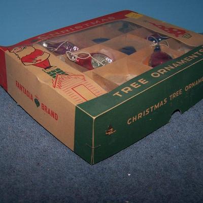LOT 21 BEAUTIFUL VINTAGE GLASS CHRISTMAS ORNAMENTS -- POLAND