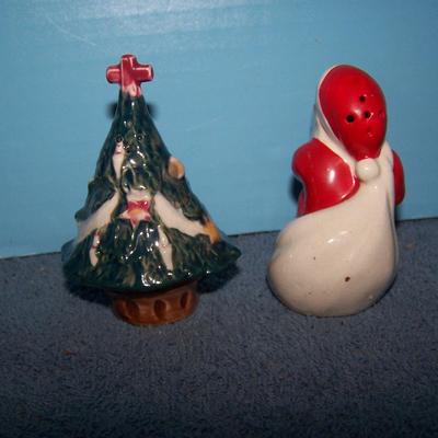 LOT 23 GREAT MCM SANTA CHRISTMAS SHAKERS--JAPAN