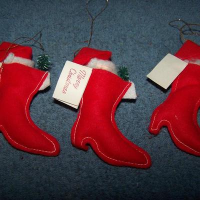 LOT 25 ADORABLE MCM CHRISTMAS SANTA MINI STOCKING ORNAMENTS