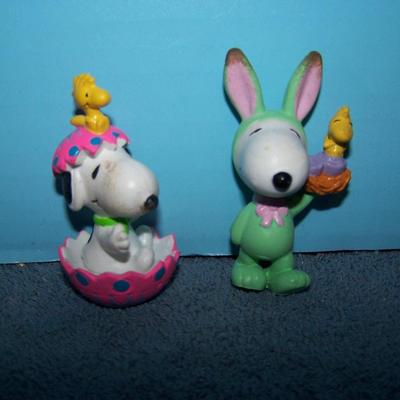 LOT 28 GREAT COLLECTABLE HOLIDAY SNOOPY WHITMAN'S ITEMS