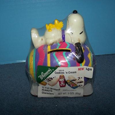 LOT 28 GREAT COLLECTABLE HOLIDAY SNOOPY WHITMAN'S ITEMS