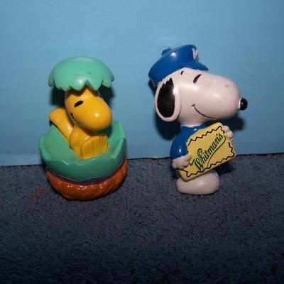 LOT 28 GREAT COLLECTABLE HOLIDAY SNOOPY WHITMAN'S ITEMS