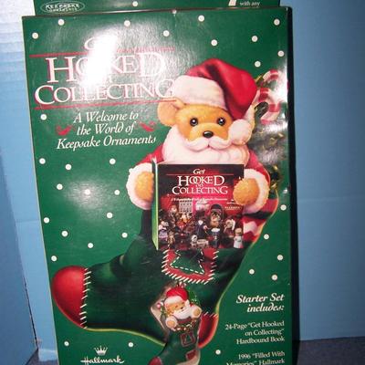 LOT 31 HALLMARK ORNAMENTS & HOOKED ON COLLECTING in BOXES