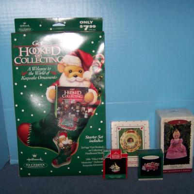 LOT 31 HALLMARK ORNAMENTS & HOOKED ON COLLECTING in BOXES