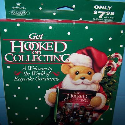 LOT 31 HALLMARK ORNAMENTS & HOOKED ON COLLECTING in BOXES