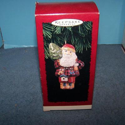 LOT 32 HALLMARK ORNAMENTS TONKA BEWITCHED plus