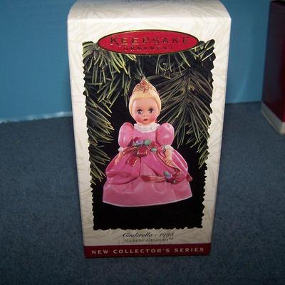 LOT 32 HALLMARK ORNAMENTS TONKA BEWITCHED plus