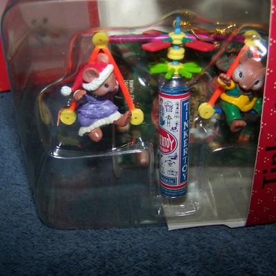 LOT 33 COLLECTABLE ORNAMENTS-- CAMPBELL'S/ANRI/COKE/ENESCO/SCHMID