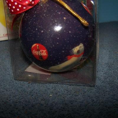 LOT 33 COLLECTABLE ORNAMENTS-- CAMPBELL'S/ANRI/COKE/ENESCO/SCHMID