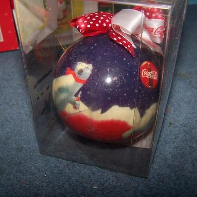 LOT 33 COLLECTABLE ORNAMENTS-- CAMPBELL'S/ANRI/COKE/ENESCO/SCHMID