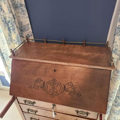 Antique Slant Front Writing Desk/Secretary 31x18x40
