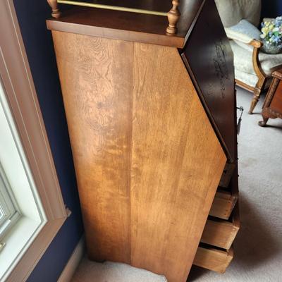Antique Slant Front Writing Desk/Secretary 31x18x40