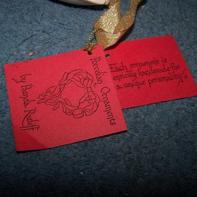 LOT 34 GREAT COLLECTABLE CHRISTMAS ORNAMENTS