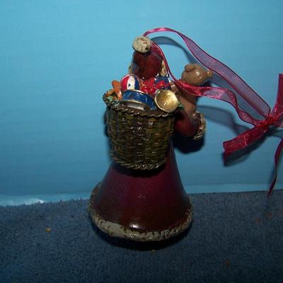 LOT 34 GREAT COLLECTABLE CHRISTMAS ORNAMENTS