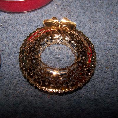 LOT 35 LOVELY CHRISTMAS COLLECTABLE ORNAMENTS--GORHAM/ONEIDA