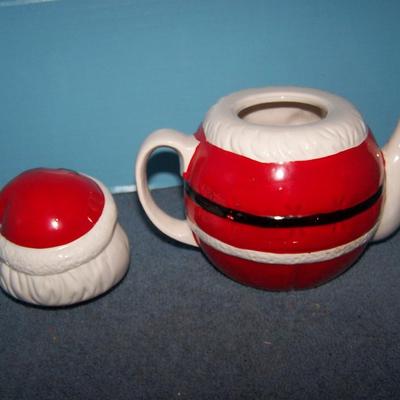 LOT 36 CUTE COLLECTABLE OCI/OMNIBUS SANTA TEAPOT