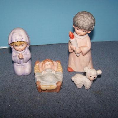LOT 39 LOVELY COLLECTABLE NATIVITY FIGURINES HOMCO 5602