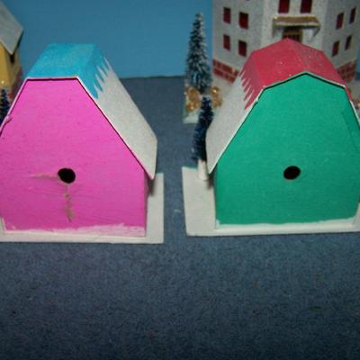 LOT 41 SPECTACULAR VINTAGE CHRISTMAS PUTZ LIGHTED VILLAGE BOX SET