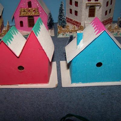 LOT 41 SPECTACULAR VINTAGE CHRISTMAS PUTZ LIGHTED VILLAGE BOX SET