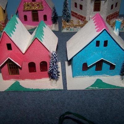 LOT 41 SPECTACULAR VINTAGE CHRISTMAS PUTZ LIGHTED VILLAGE BOX SET