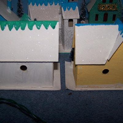 LOT 41 SPECTACULAR VINTAGE CHRISTMAS PUTZ LIGHTED VILLAGE BOX SET