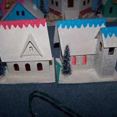 LOT 41 SPECTACULAR VINTAGE CHRISTMAS PUTZ LIGHTED VILLAGE BOX SET