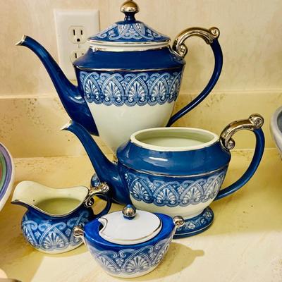 Bombay Blue and White Pitcher Lot