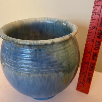 Roseville ribbed blue pot