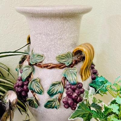 The Great Grape Table