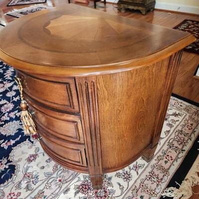 3 Drawer Bowfront End Table 28x18x26H