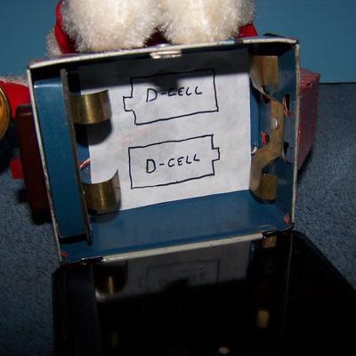 LOT 51 GREAT VINTAGE BATTERY OPERATED SANTA