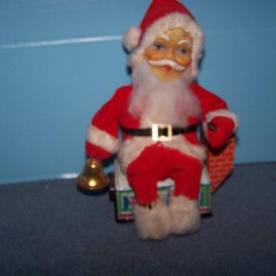 LOT 51 GREAT VINTAGE BATTERY OPERATED SANTA