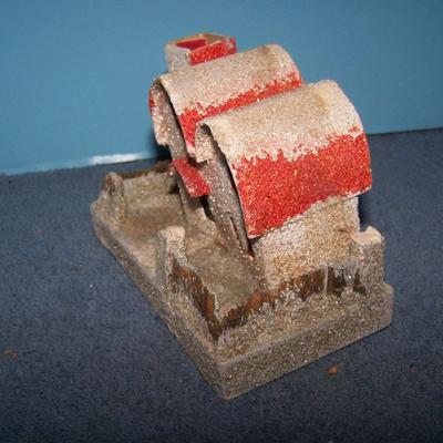 LOT 54 VINTAGE SUPER PUTZ/GLITTER BUILDINGS plus