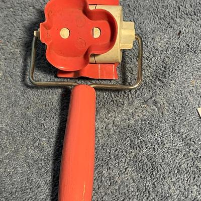 LOT 72 WONDERFUL VINTAGE COOKIE CUTTER WHEELS