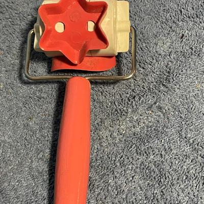 LOT 72 WONDERFUL VINTAGE COOKIE CUTTER WHEELS