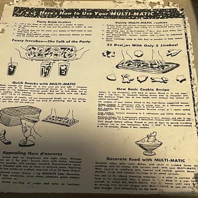 LOT 73 WONDERFUL MCM PLASTIC COOKIE CUTTER S in BOX/CARD