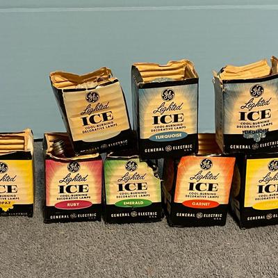 LOT 75 WONDERFUL VINTAGE LIGHTED ICE CHRISTMAS TREE BULBS in PACKAGES