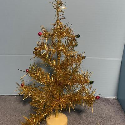 LOT 79 SUPER VINTAGE GOLD TINSEL CHRISTMAS TREE