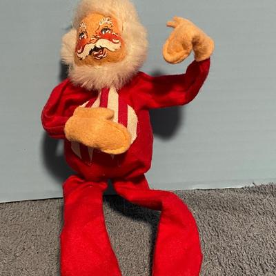 LOT 80 GREAT COLLECTABLE ANNALEE SANTA DOLLS