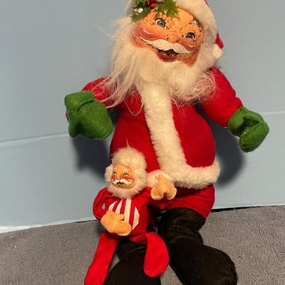 LOT 80 GREAT COLLECTABLE ANNALEE SANTA DOLLS
