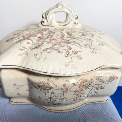 Early Covered Casserole Dish