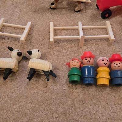 Vintage Little People Barn, Silo and Accessories