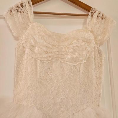 Vintage Lace Bodice with Tulle Ruffles Wedding Dress