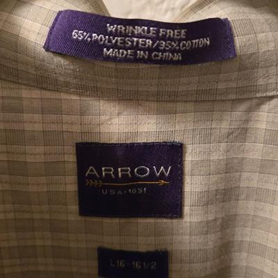 Lot of Men's Button Down Long & Short Sleeve Shirts