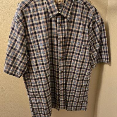 Lot of Men's Button Down Long & Short Sleeve Shirts