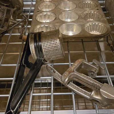 Large Vintage Kitchen Lot
