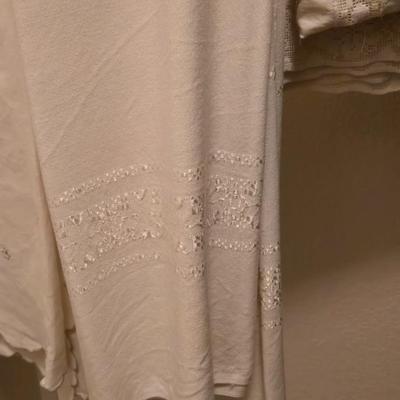 3 White Tablecloths
